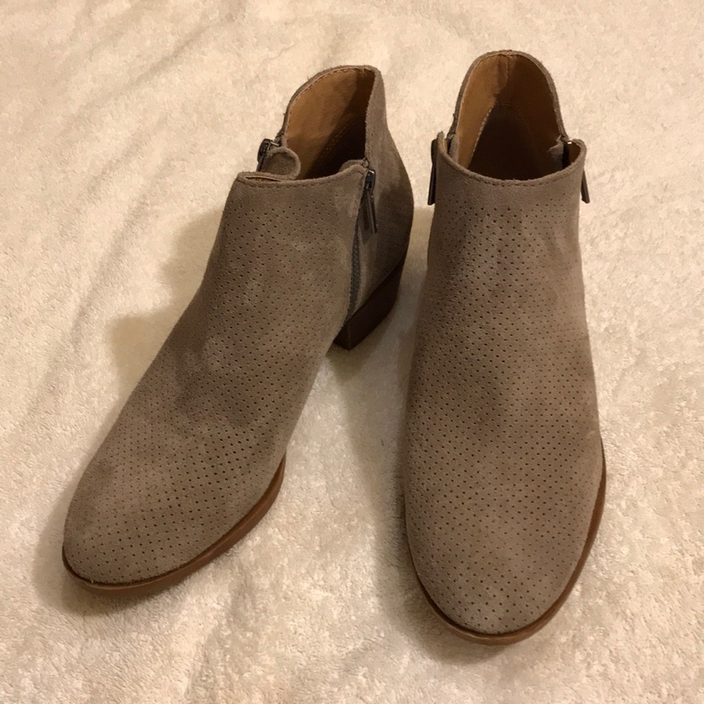 New Lucky Brand Booties - size 8 - Picture 2 of 7